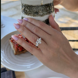 3.09 ct Heart Ring with side Diamonds