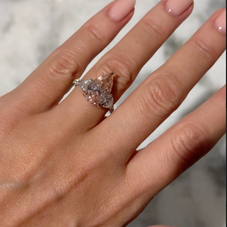 4.02 Ct Fancy vivid Pink Rose Pear shape lab grown diamond ring with side diamonds