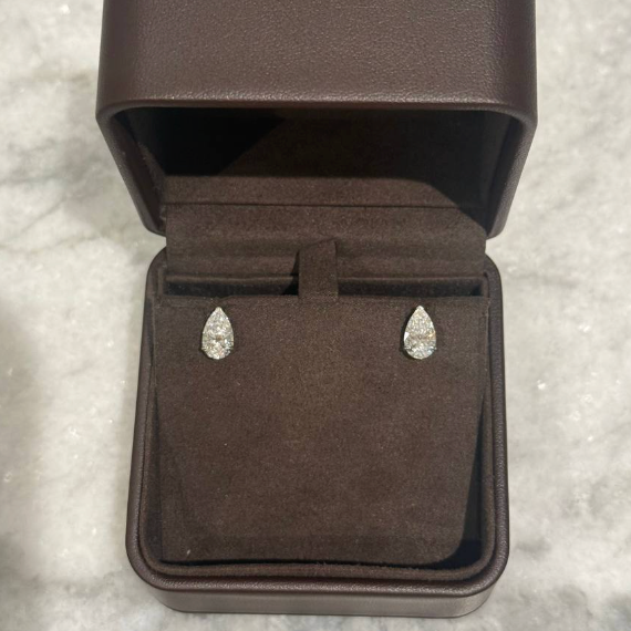 1.57/ 1.51 ct each pear studs lab grown diamond earrings
