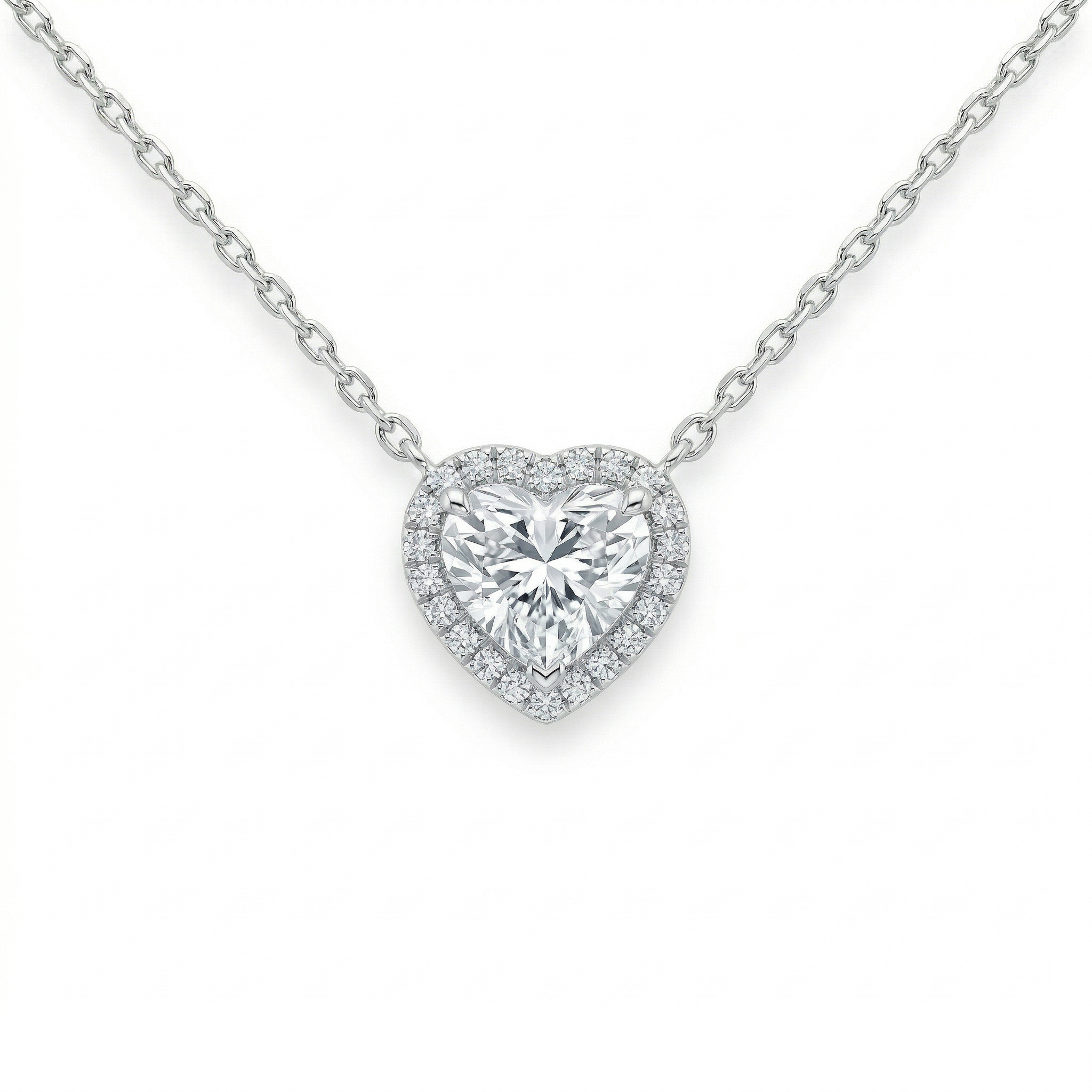 Pendentif en diamant en forme de cœur de 0,55 carat avec halo