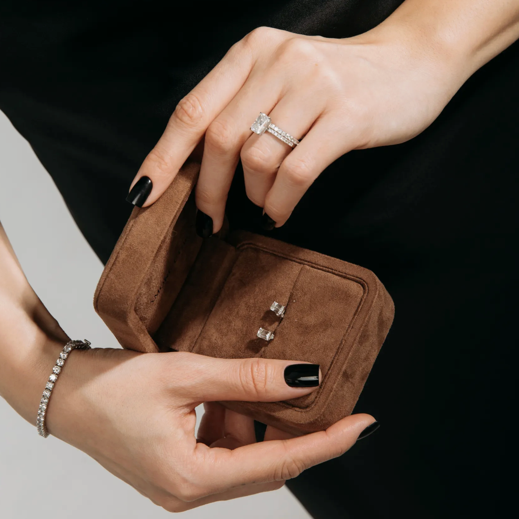 lab-grown diamond engagement ring