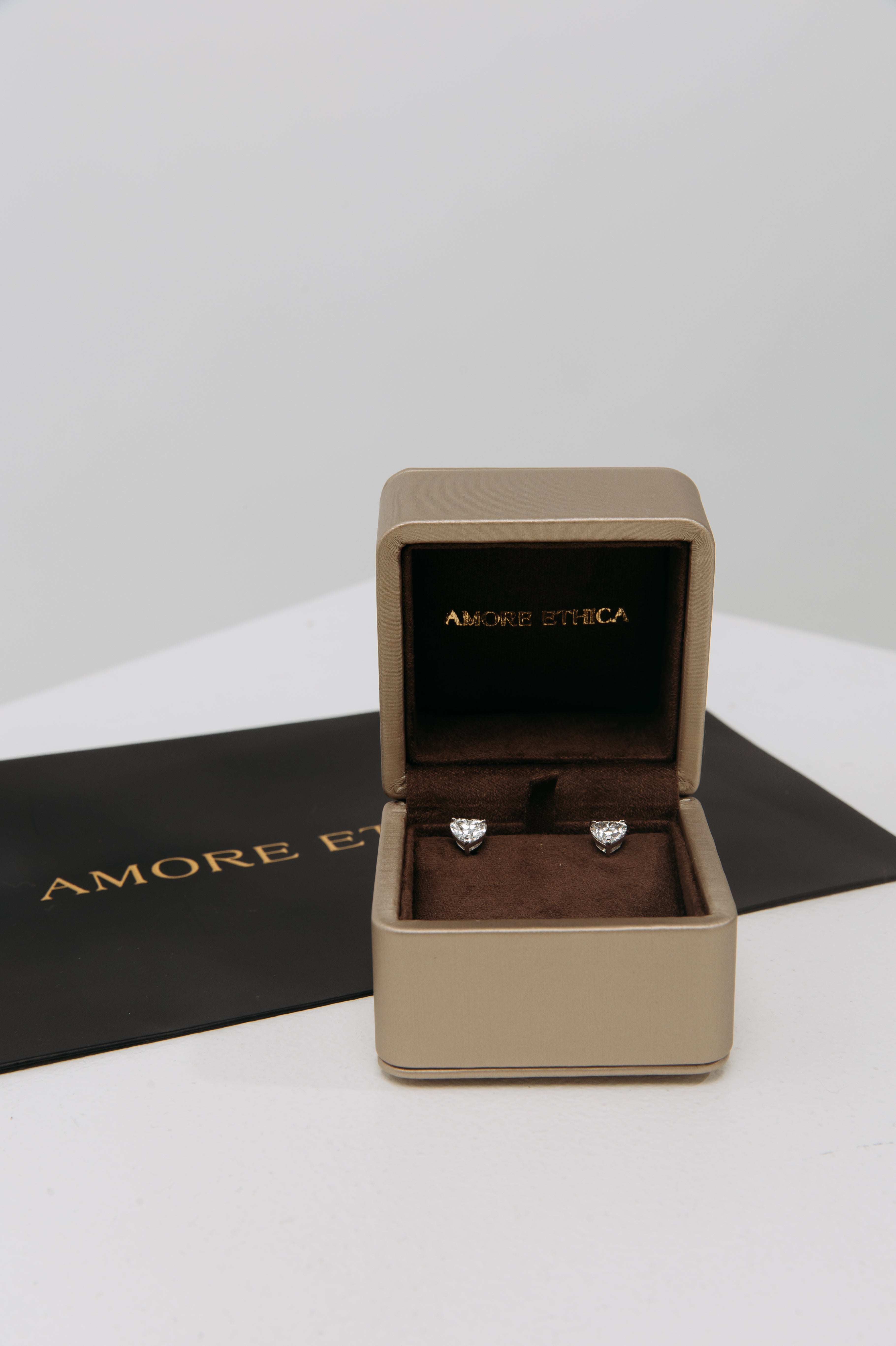 lab grown diamond studs earrings