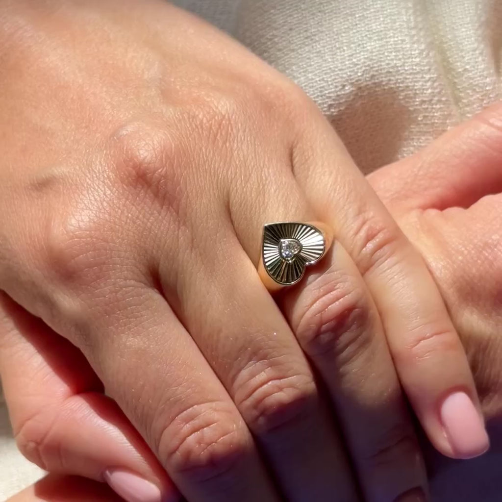Heart Pinky Lab-Grown Diamond Ring 0.15 ct