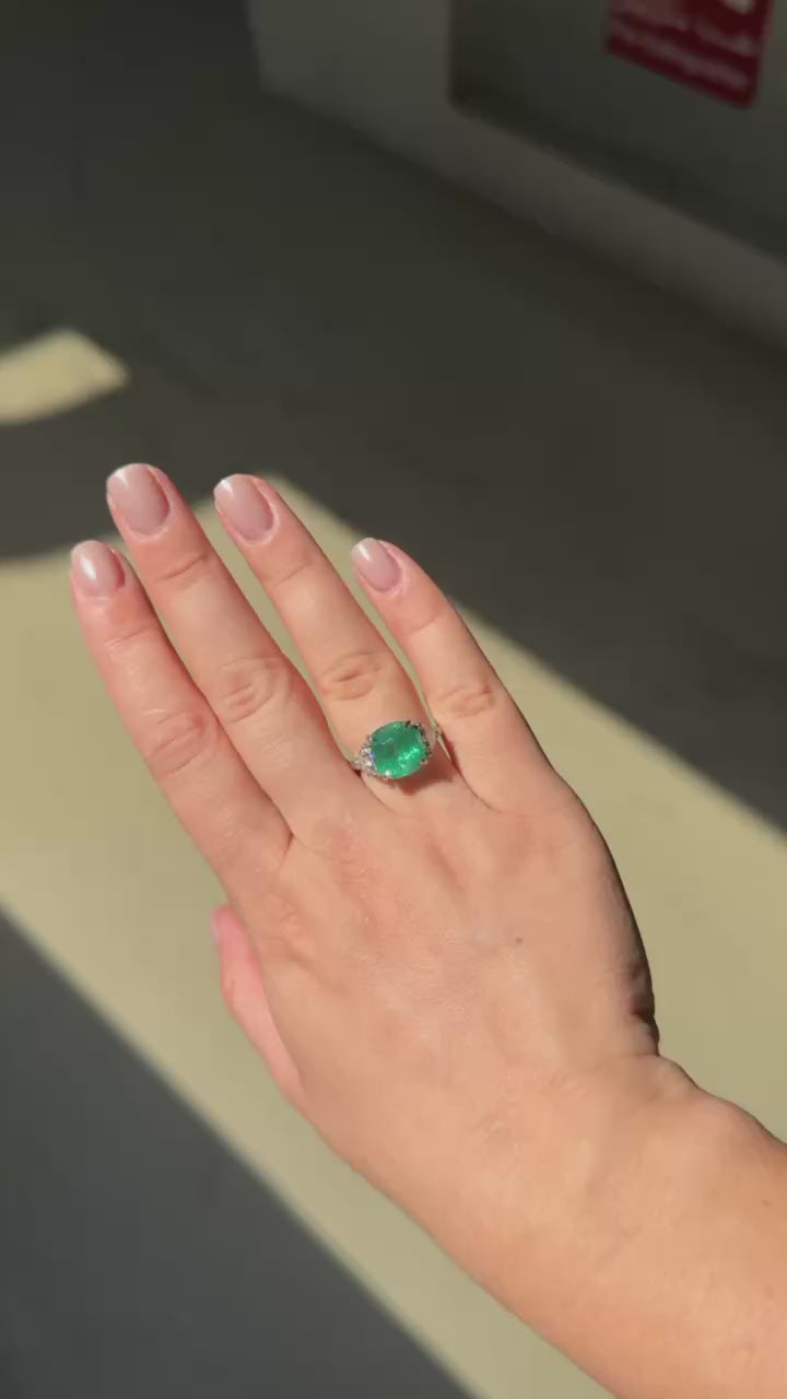 4.85 ct Natural Emerald (Zambia Origin) Ring with 0.7 ct Natural Diamonds